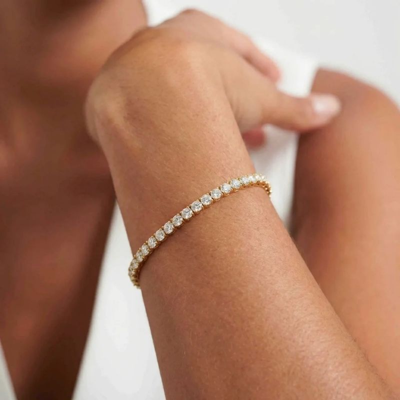 Luxe Tennis Bracelet zirconia macro detail