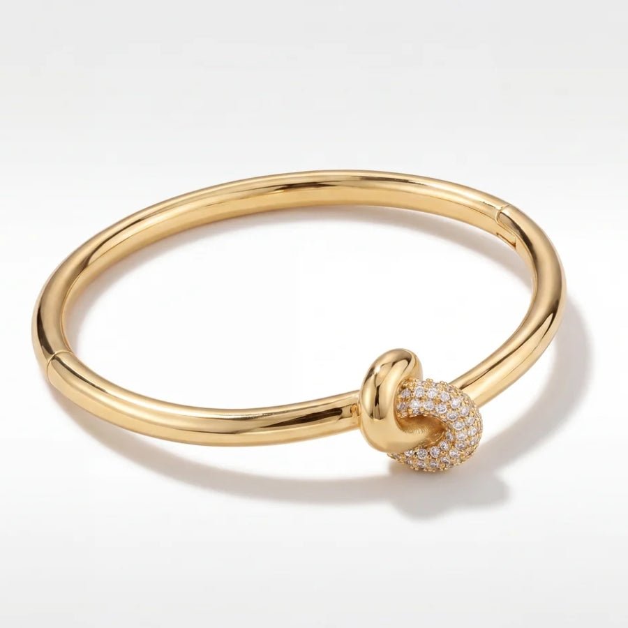 Tennis Knot Cuff Bracelet zirconia macro detail