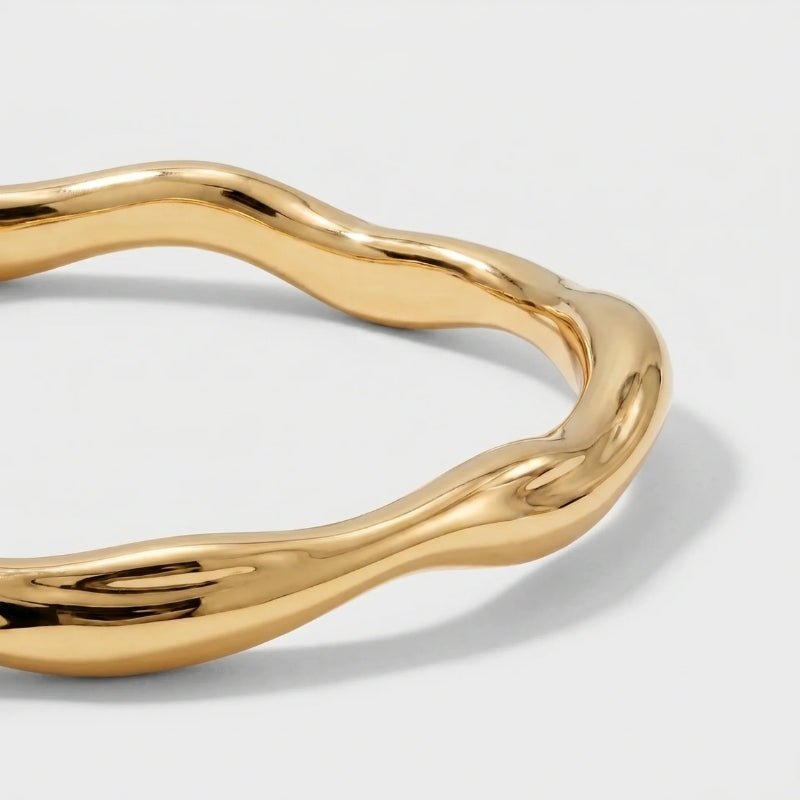 Wave Bangle Bracelet - Thea Gold | Monrich